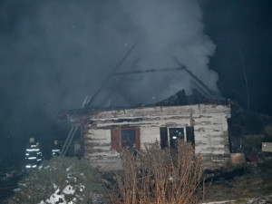 Roubenka lehla popelem. Foto: HZSLK/Vladimír Kecek