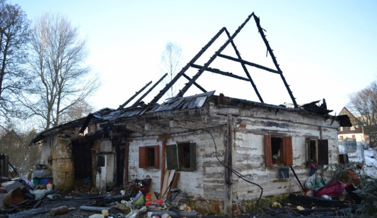 Roubenka lehla popelem. Foto: HZSLK/Vladimír Kecek