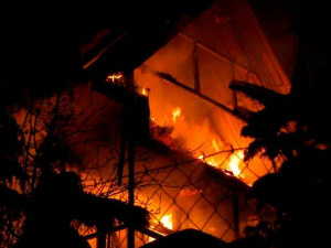 Noční požár na Nové Rudě. Foto: Hasiči Horni Hanychov