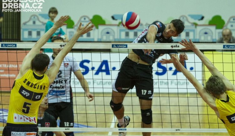 Jihostroj potvrdil roli favorita a postoupil do Final Four