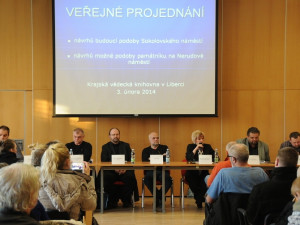 Pondělní debata o podobě Sokolovského náměstí. Foto: Jan Král