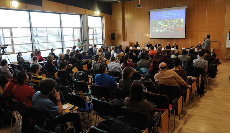 Pondělní debata o podobě Sokolovského náměstí. Foto: Jan Král