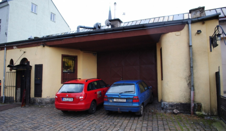 Původní vjezd do haly