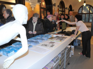 Městské lázně vzaly útokem stovky návštěvníků. Foto: Jiří Langer