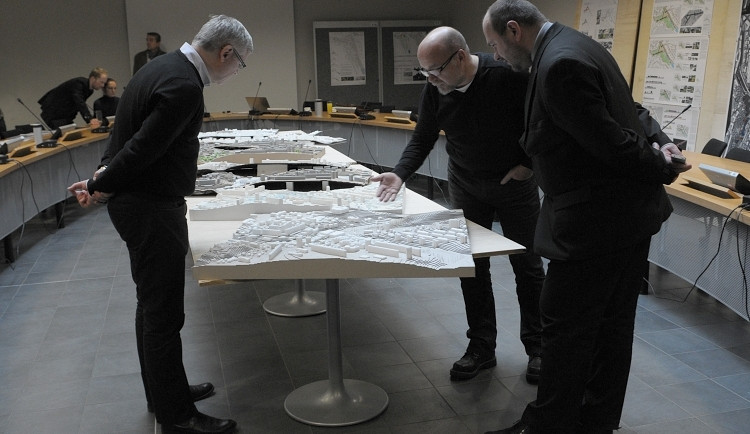 Studenti představili holandským majitelům své projekty. Foto: MML/Jan Vrabec