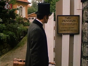 Jürgen Heinrich v seriálu Dobrodružství kriminalistiky před vilou. Foto: filmovamista.cz