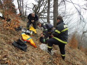 Záchrana psa byla fyzicky náročná. Foto: HZSLK