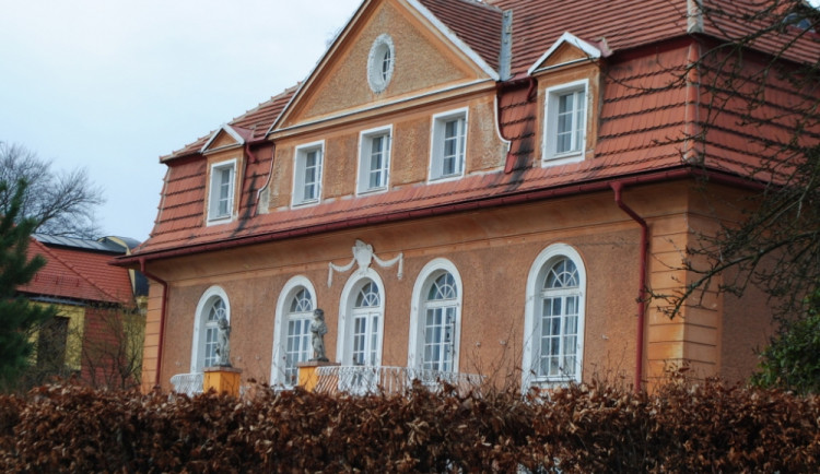 Bayerova vila je na prodej.