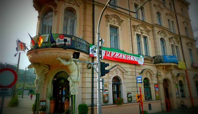 Plaudit naproti MHD Fügnerova zavírá