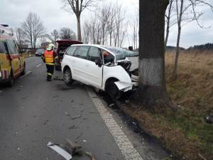 Silnici na Mníšek uzavřela v pondělí dopoledne vážná nehoda