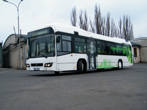 Liberecké ulici brázdí od úterý nový bezbariérový autobus Volvo