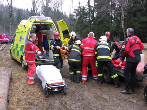 Dělník přišel o nohu při tahání dřeva v Rudolfově