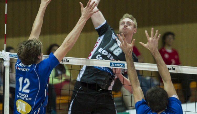 Jihostroj udolal v prvním utkání Zlín 3:1. Zítra se hraje dál