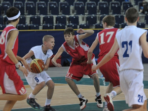 Pod Ještědem odstartoval turnaj, který má mládež přitáhnout k basketbalu. Foto: Jan Vrabec