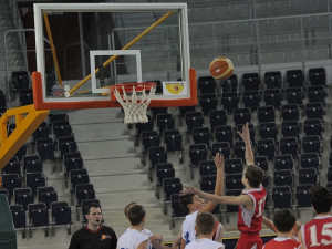 Pod Ještědem odstartoval turnaj, který má mládež přitáhnout k basketbalu. Foto: Jan Vrabec