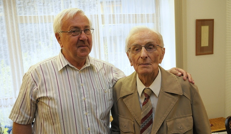 Antonín Černý se synem. Foto: Jan Král