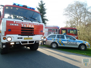 V Oldřichově na Hranicích hořel dům, jeden člověk se popálil. Foto: Hasiči Hrádek nad Nisou