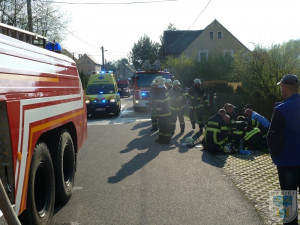 V Oldřichově na Hranicích hořel dům, jeden člověk se popálil. Foto: Hasiči Hrádek nad Nisou