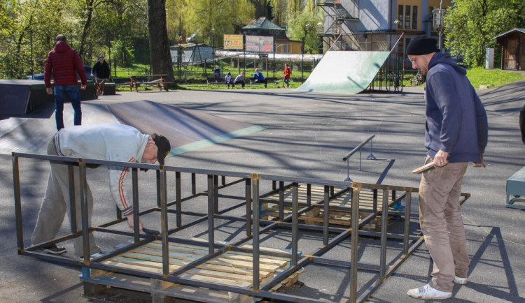 Nová pyramida v přípravě. Foto: MML