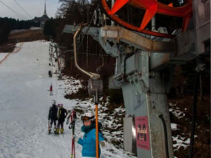 Lyžování na Ještědu? Bez umělého zasněžování to nepůjde