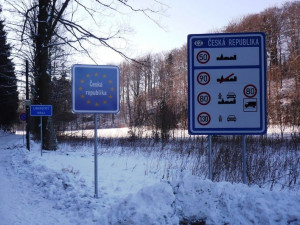 Kraj opravuje silnici k hranici s Německem. Hotovo bude ještě letos. Foto: Kraj-lbc.cz