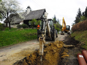 Kraj opravuje silnici k hranici s Německem. Hotovo bude ještě letos