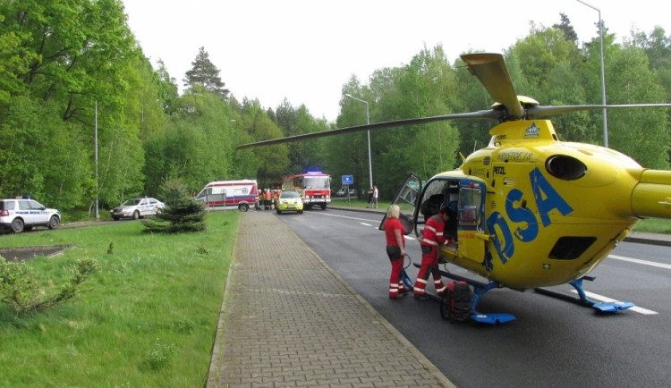 Na místo nehody se sjely záchranné složky z obou zemí. Foto: ZZSLK