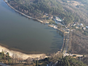 Kemp v Hamru na Jezeře láká turisty, obec ho rozšiřuje. Foto: Facebook