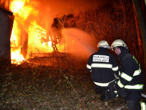 Při nočním požáru ve Frýdlantě nejspíš uhořela bezdomovkyně