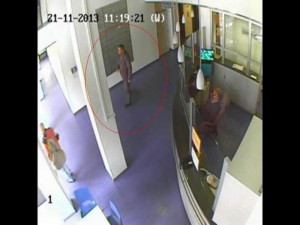 Poznáváte je? Tahle dvojice možná vykradla tři firmy v Liberci. Foto: Policie ČR