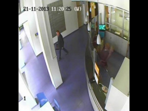 Poznáváte je? Tahle dvojice možná vykradla tři firmy v Liberci. Foto: Policie ČR