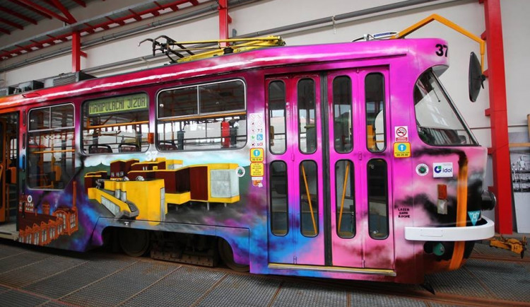 Dopravní podnik se může pochlubit tímhle originálním designem tramvaje. Foto: Facebook