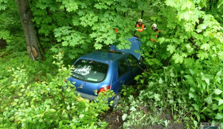 Nehoda se obešla bez zranění. Foto: Hasiči Hrádek nad Nisou