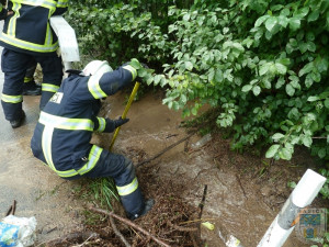 Úterní déšť vytopil restauraci ve Václavicích. Foto: Hasiči Hrádek nad Nisou