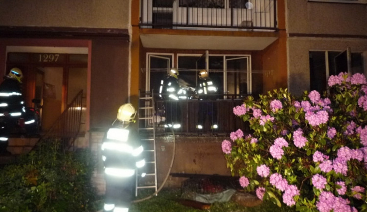 Devatenáct nájemníků čekal předčasný budíček. Foto: HZSLK