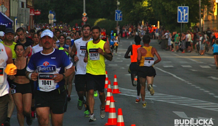 Půlmaraton pokořil s náskokem, rekord však nepadl