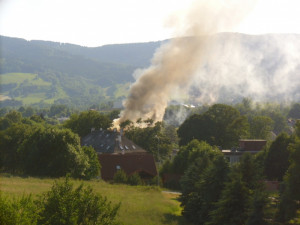 Pohled na požár z Kašparovy ulice. Foto: Kateřina Képesyová