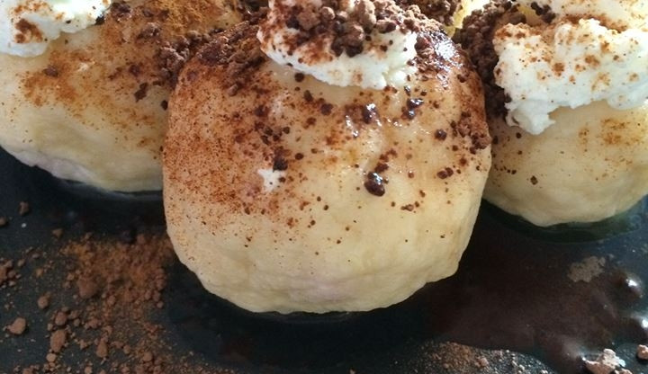 Uspokojte mlsné jazýčky: Tvarohové knedlíky s jahodami