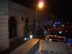 Nádražní restauraci v Turnově zapálil porouchaný chlaďák. Foto: HZSLK