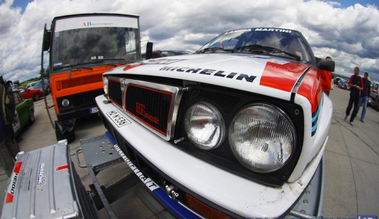 Rally Bohemia dovede na Liberecko také historické skvosty
