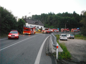 Rodinný dům v Lučanech nad Nisou nejspíš někdo zapálil úmyslně. Foto: HZSLK