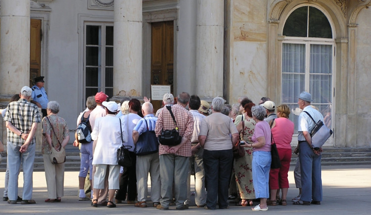 Co bychom ještě tak mohli regulovat?, ptají se na ministerstvu místního rozvoje. Co třeba turistické průvodce!