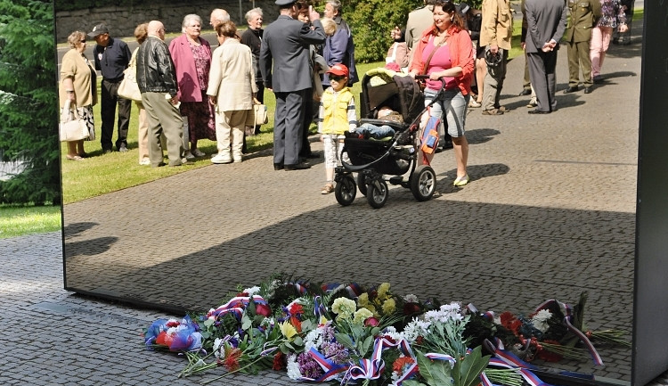 Pátek ve znamení vzpomínky na oběti politických procesů 50. let. Foto: Jan Král
