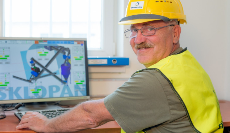 Řídící počítačové centrum recyklační linky.