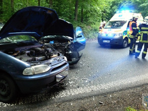 Nehoda si vyžádal dvě lehká zranění. Foto: Hasiči Hrádek nad Nisou
