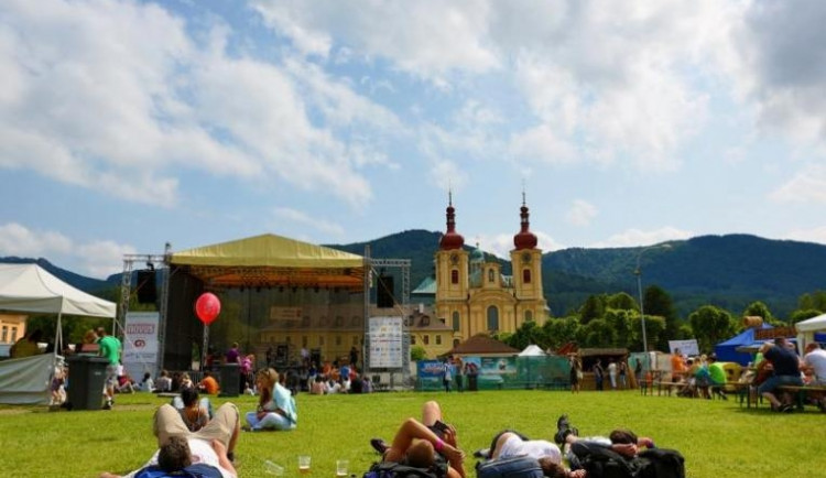 Hejnické slavnosti klepou na dveře. Zahraje Ztracený i Wohnout