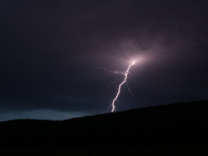 Meteorologové vydali varování před silnými bouřkami