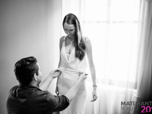 Fitting oblečení v butiku Roosevelt Fashion Store