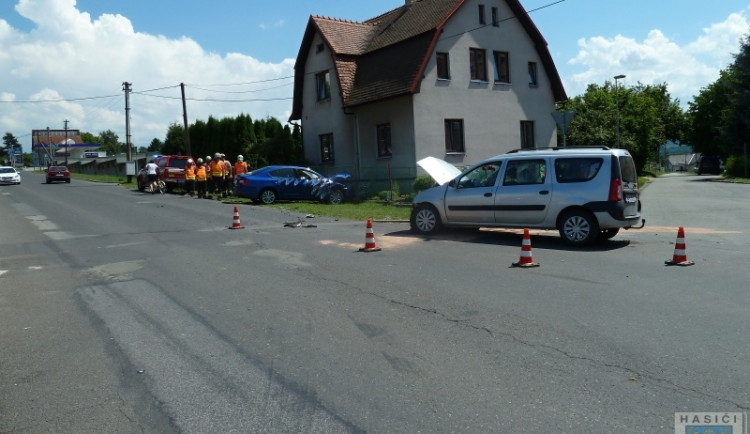 Nehoda se obešla bez zranění. Foto: Hasiči Hrádek nad Nisou