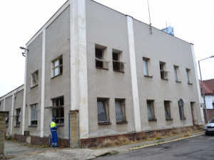 V Kladenské ulici hrozil ve středu dopoledne výbuch plynu. Foto: HZSLK